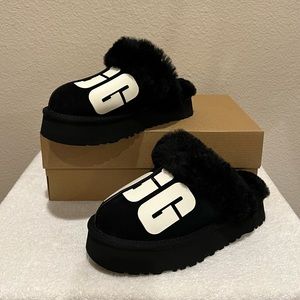 UGG Disquette Chopd Slippers Size 7